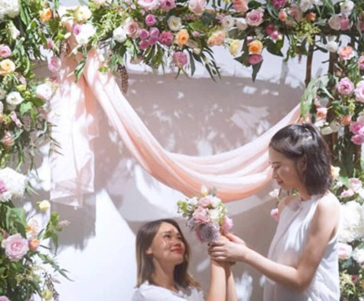 青島華睿源科技有限公司為鮮花花藝客戶(hù)提供商城開(kāi)發(fā)與運(yùn)維服務(wù)。